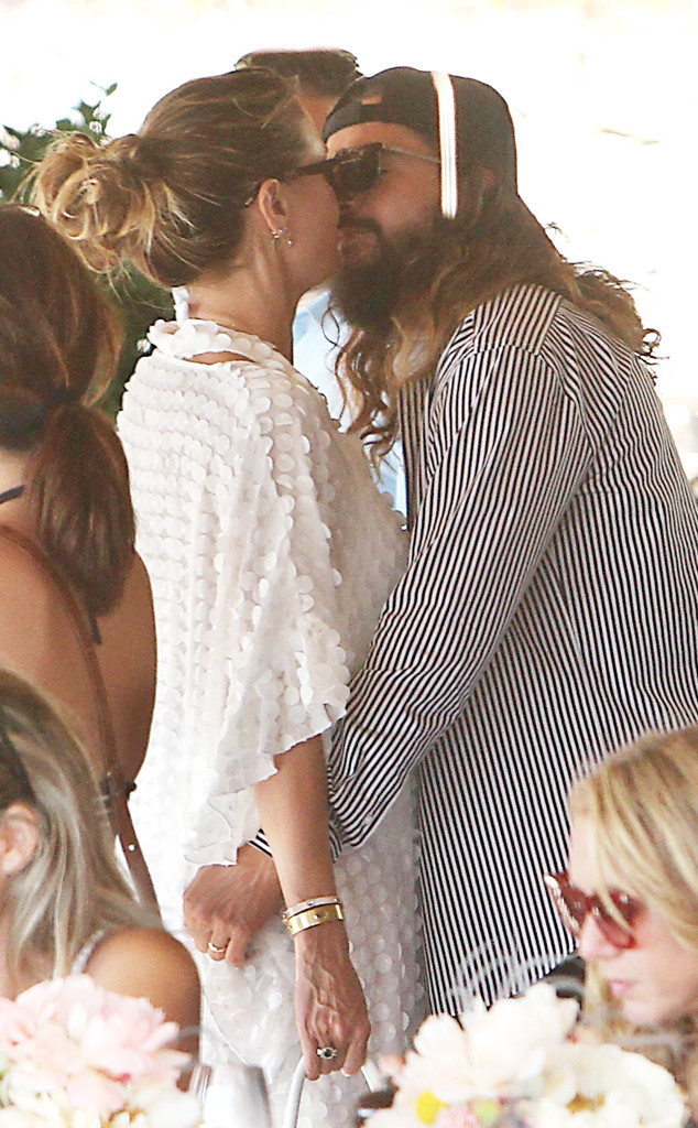 Heidi Klum Amp Husband Tom Kaulitz Can T Keep Their Hands